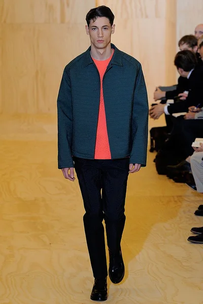 Look 37
